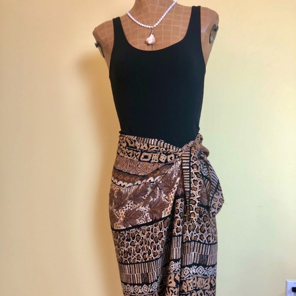 Von Saken Multi Wear Sarong - Picture 5 of 17